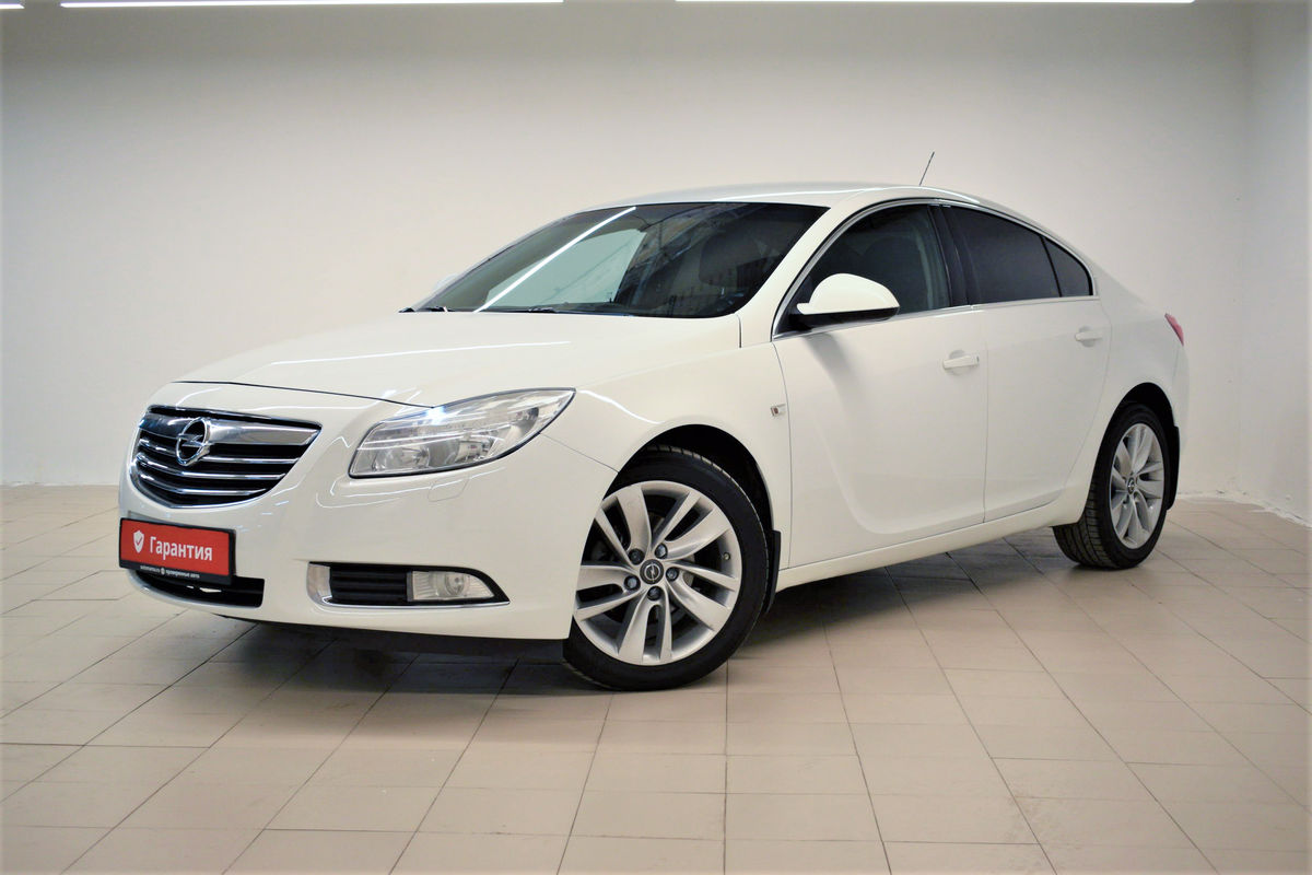 Opel Insignia I 2011 б у Белый 555000