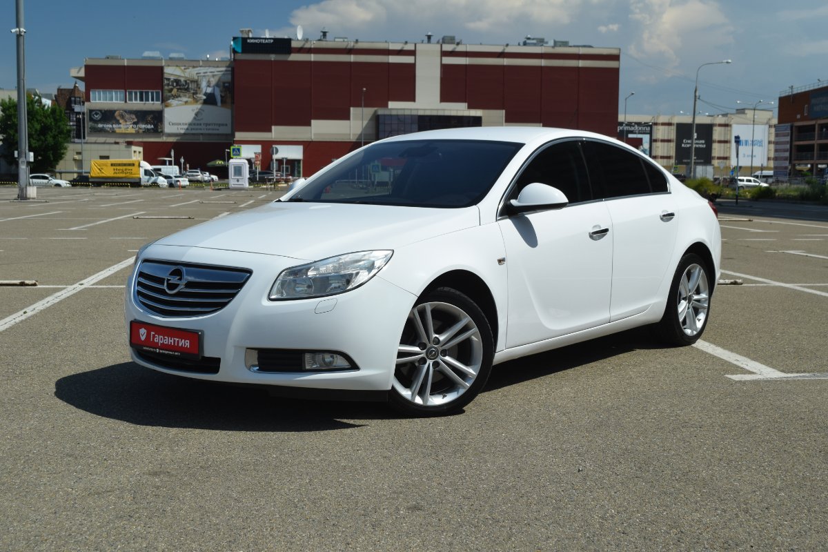 Opel Insignia I 2013 б у Белый 725000