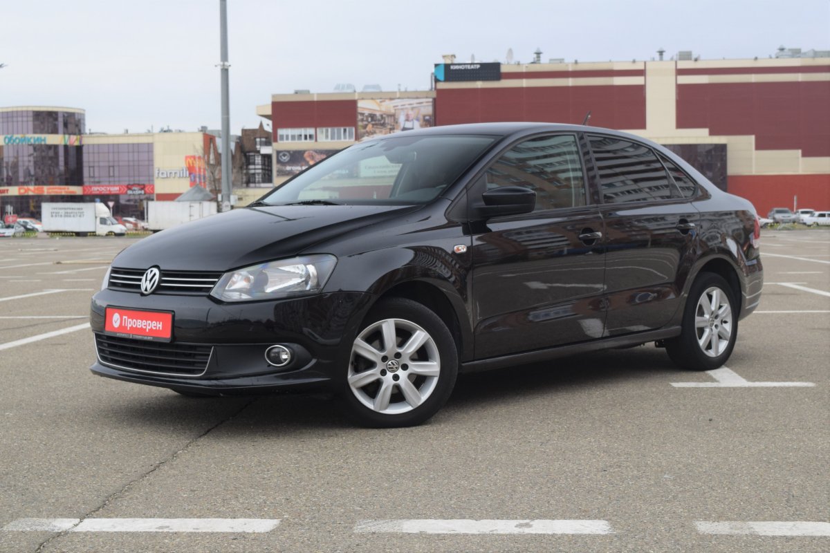 Volkswagen Polo V 2015 б у Чёрный 565000