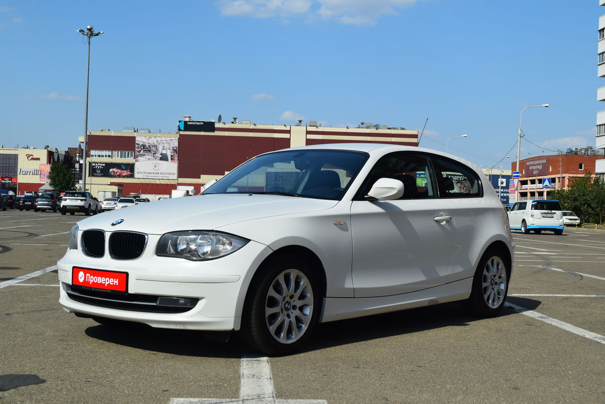 BMW 1er I (E81/E82/E87/E88) 2011 б у Белый 575000