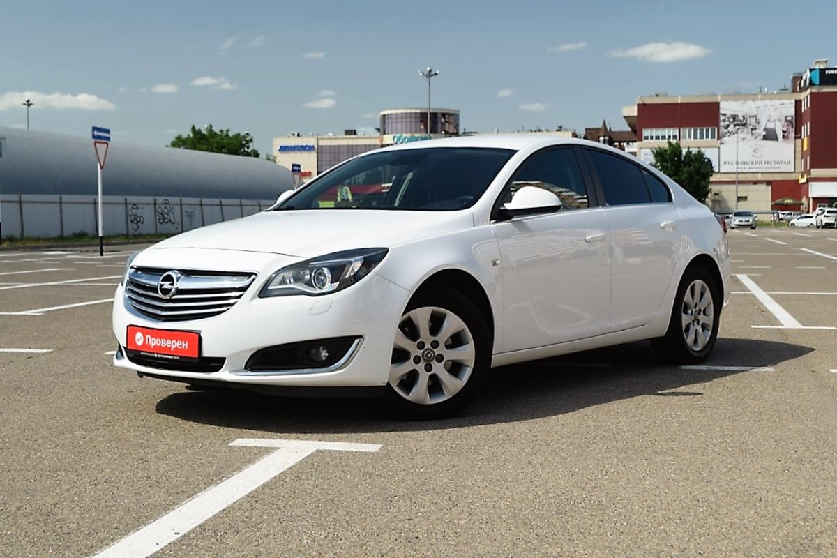 Opel Insignia I Рестайлинг 2014 б у Белый 820000