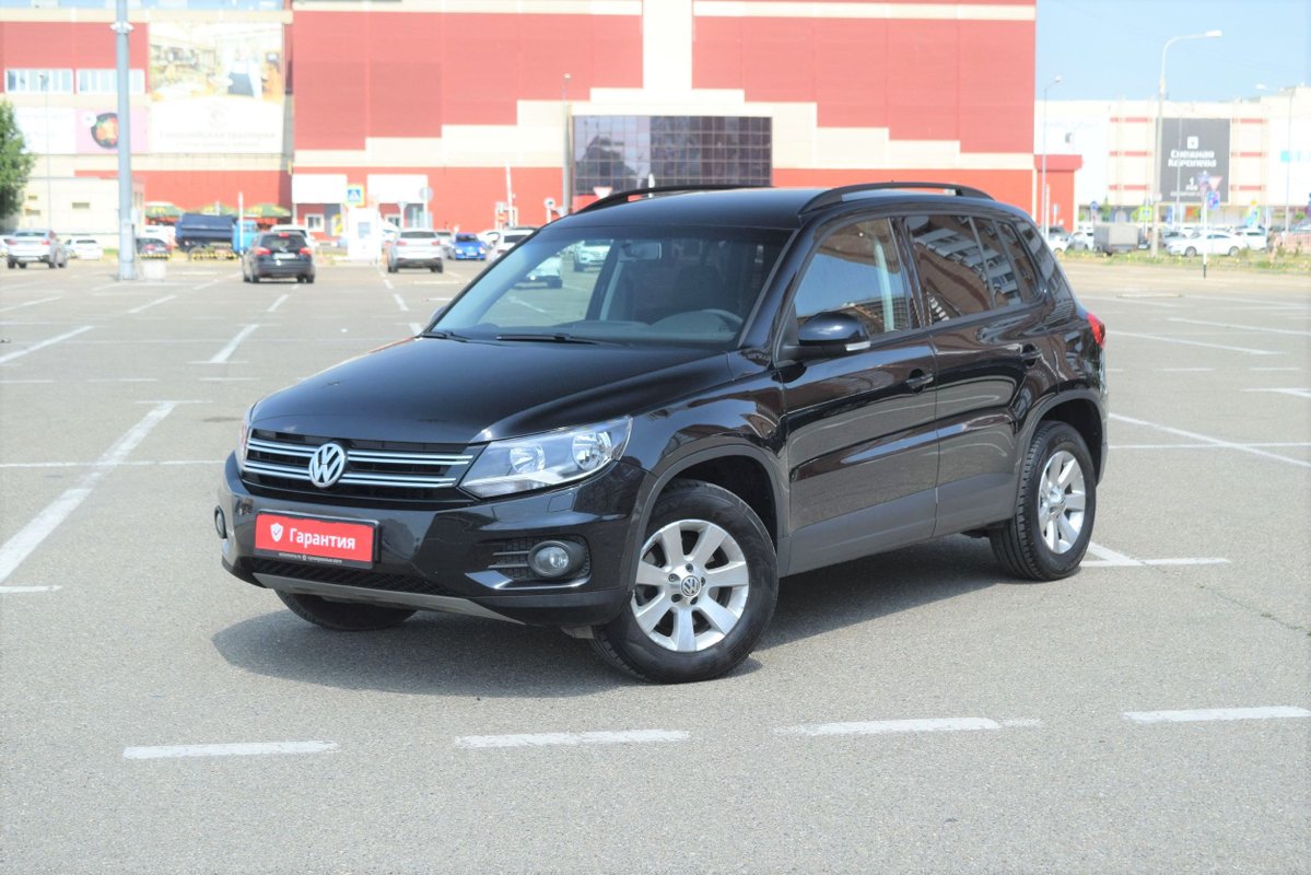 Volkswagen Tiguan I Рестайлинг 2012 б у Чёрный 1030000