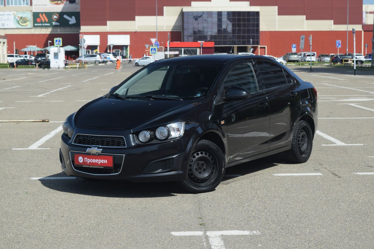 Chevrolet Aveo II 2014 б у Чёрный 775000