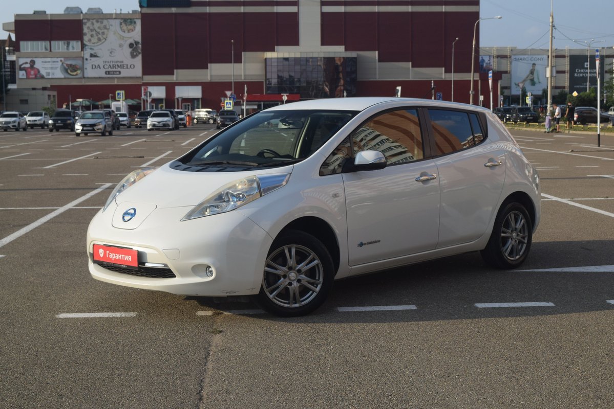 Nissan Leaf I 2013 б у Белый 765000