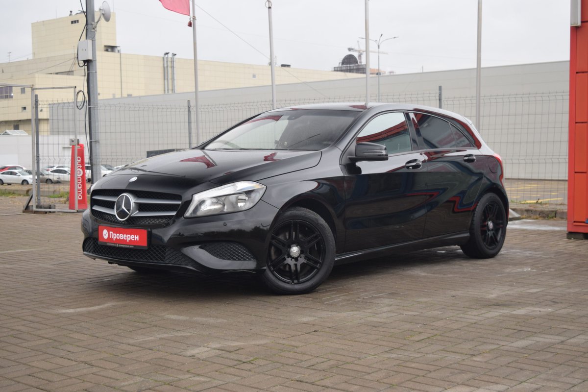 Mercedes-Benz A-Класс III (W176) 2013 б у Чёрный 1045000