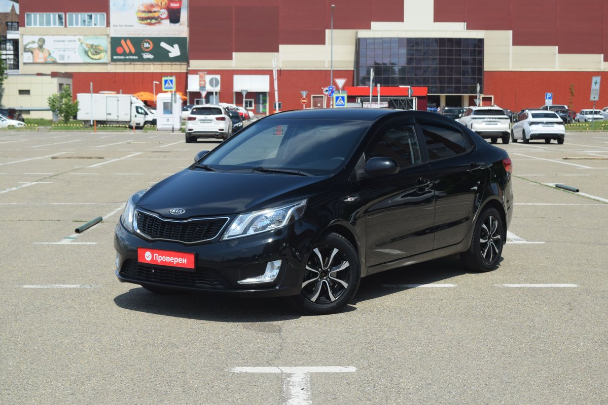 Kia Rio III 2012 б у Чёрный 960000