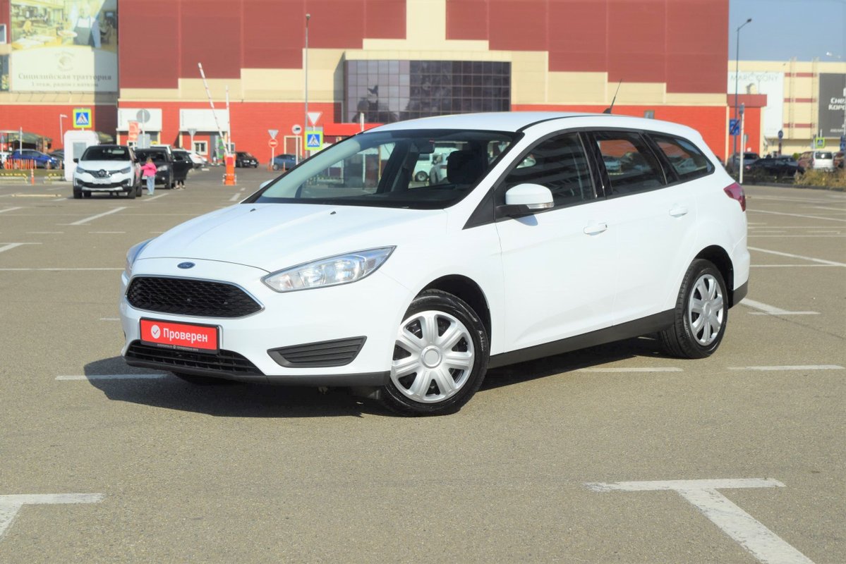 Ford Focus III 2015 б у Белый 705000