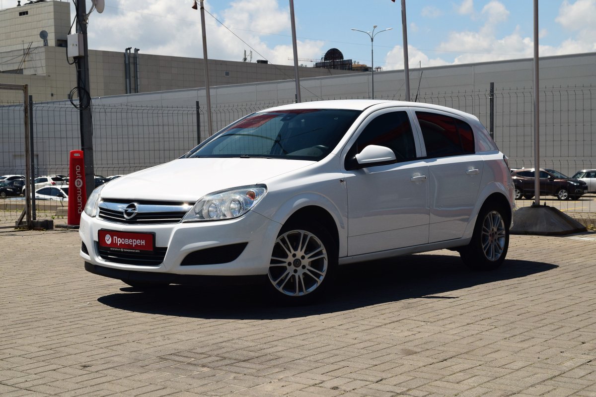 Opel Astra H 2011 б у Белый 705000