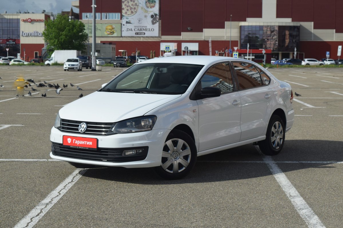 Volkswagen Polo V Рестайлинг  2016 б у Белый 875000